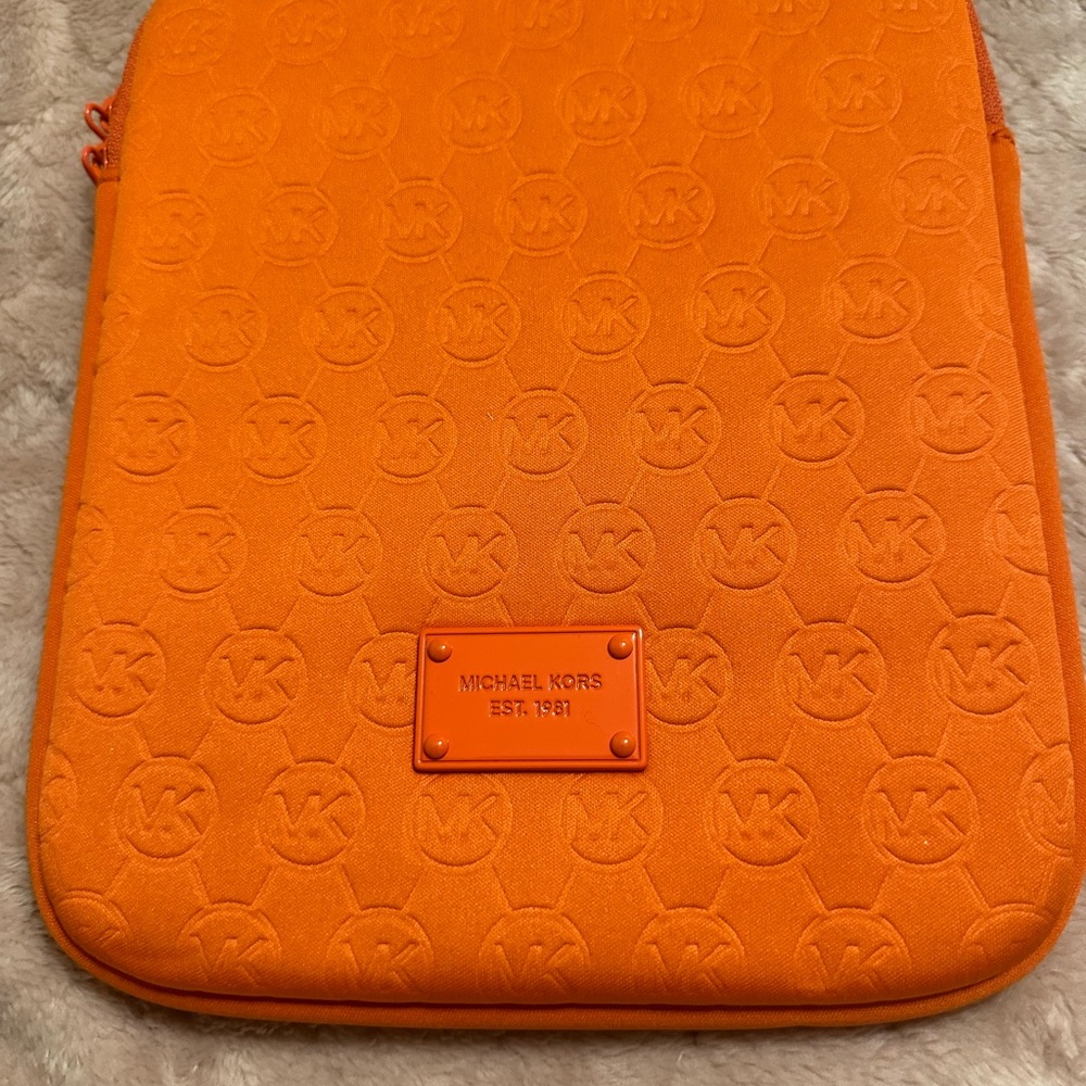 Michael Kors Mini Ipad Case.